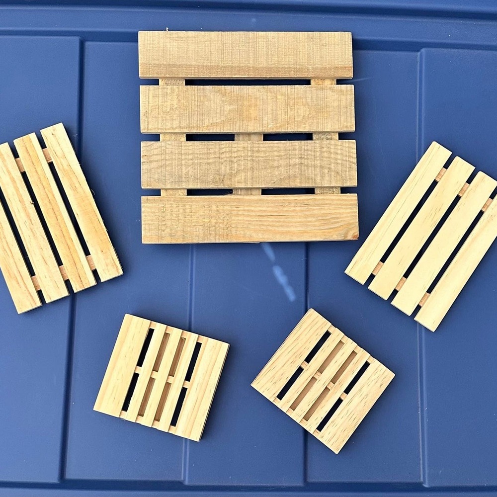 Mini Pallets for Crafting